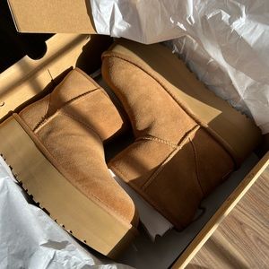 BRAND NEW Ugg Classic Mini Platform
